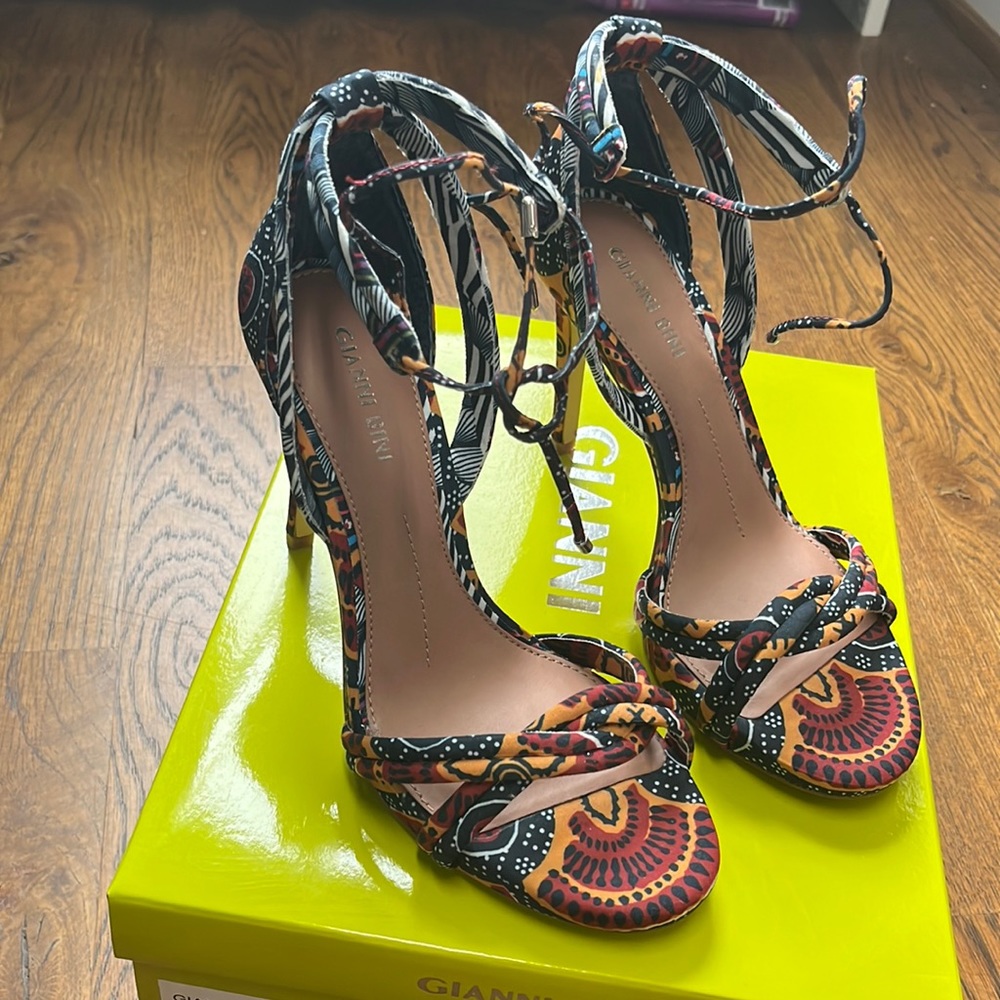 Gianni Bini ankle heel